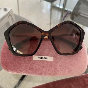 Miu Miu, Pentagonal brown framed sunglasses